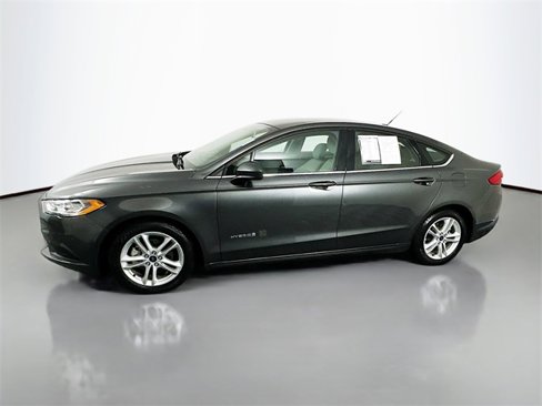 Used 2018 Ford Fusion S image 4