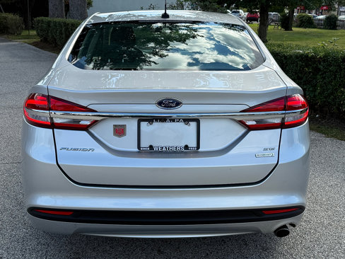 Used 2017 Ford Fusion SE image 5