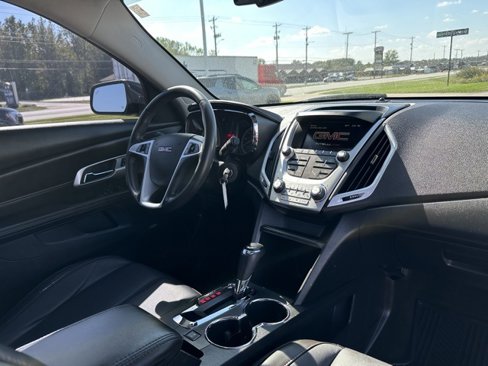 Used 2017 GMC Terrain SLT w/ Open Road Package image 9