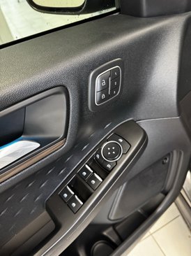 Used 2020 Ford Escape Titanium image 13