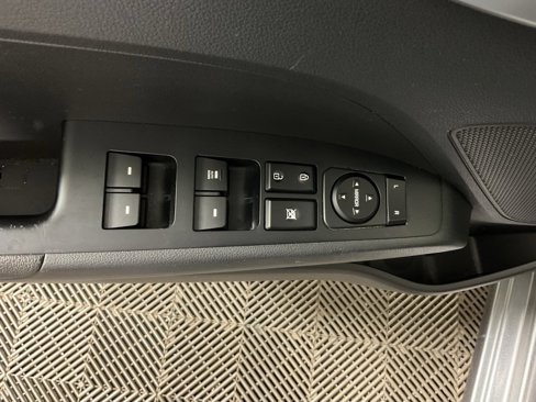 Used 2019 Hyundai Elantra SE w/ Cargo Package image 17