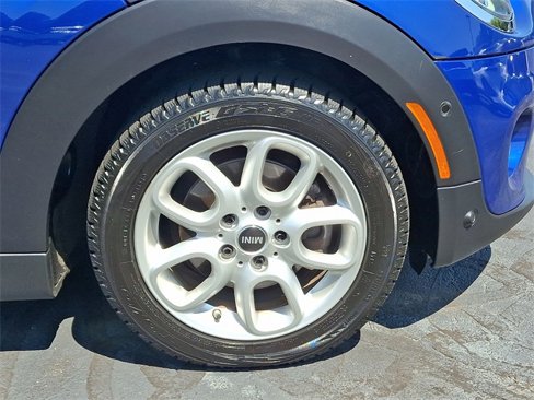 Used 2021 MINI Cooper 4-Door Hardtop w/ Driver Assistance Package image 8