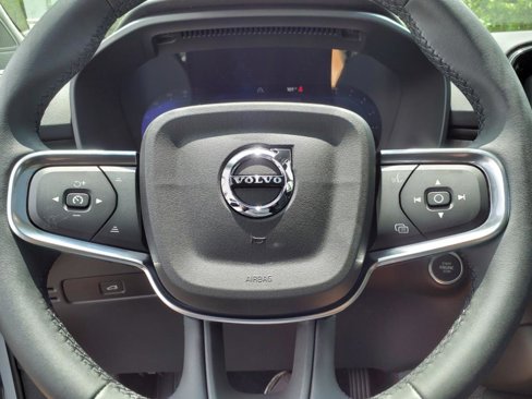 New 2025 Volvo XC40 B5 Core w/ Climate Package image 22