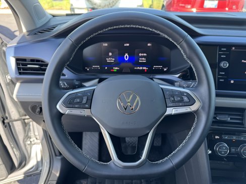 Used 2024 Volkswagen Taos SE w/ Panoramic Sunroof Package image 19