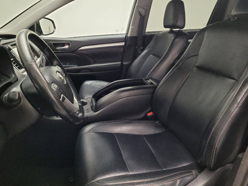 Used 2017 Toyota Highlander XLE image 17