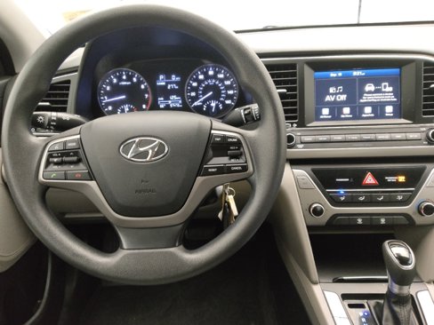 Used 2017 Hyundai Elantra SE image 22