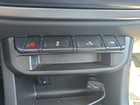 Used 2022 Chevrolet Colorado LT w/ LT Convenience Package image 24