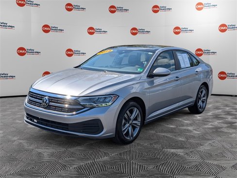 Used 2024 Volkswagen Jetta SE image 1