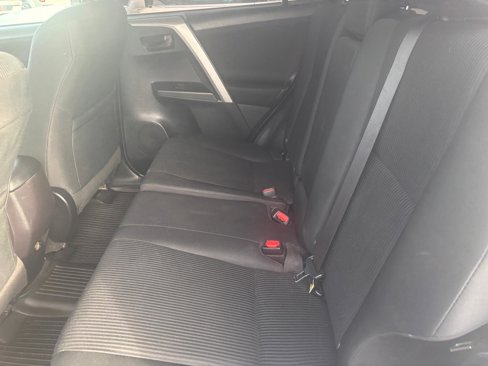 Used 2018 Toyota RAV4 LE image 15
