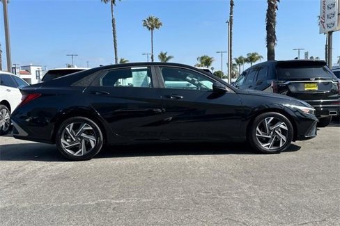 Used 2025 Hyundai Elantra Sport image 3
