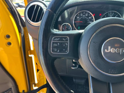 Used 2015 Jeep Wrangler Unlimited Sahara w/ Connectivity Group image 16