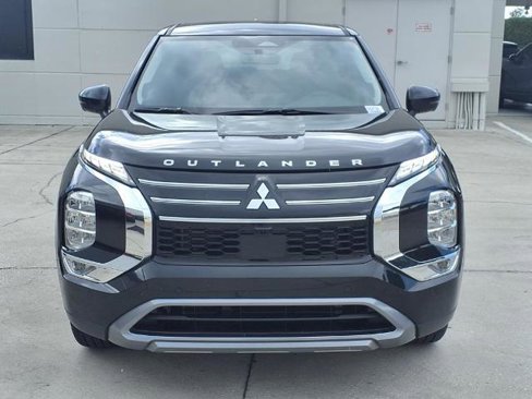 New 2025 Mitsubishi Outlander SE image 6