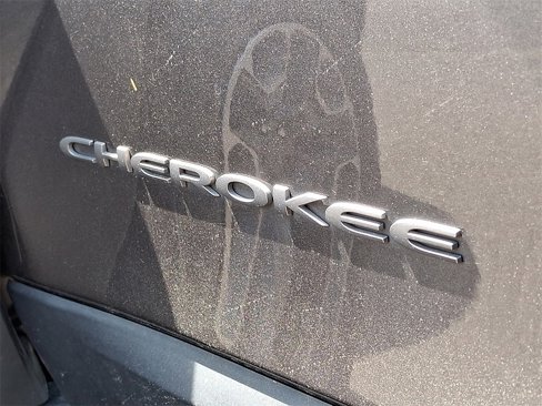 Used 2021 Jeep Cherokee Trailhawk w/ Technology Group image 30