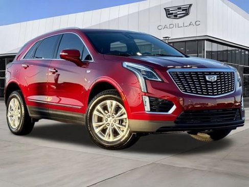 New 2025 Cadillac XT5 Luxury image 2