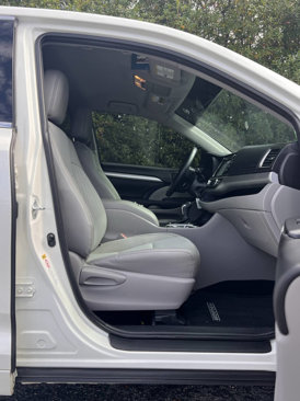 Used 2016 Toyota Highlander LE image 17