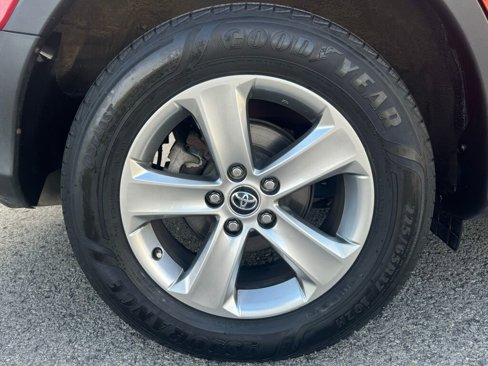 Used 2015 Toyota RAV4 XLE image 11