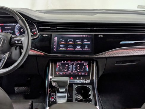 Used 2019 Audi Q8 Prestige w/ Luxury Package image 27