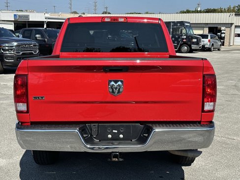 Used 2022 RAM 1500 Classic SLT image 5