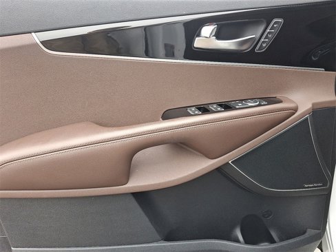 Used 2019 Kia Sorento SX image 12