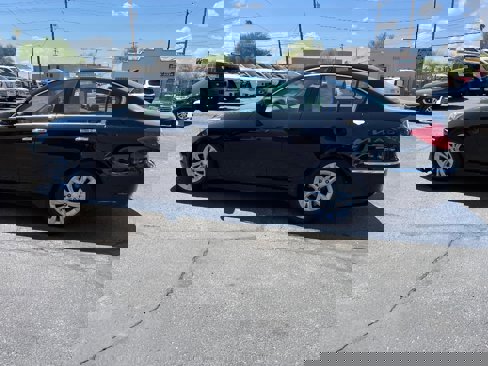 Used 2013 Hyundai Genesis 3.8 image 8