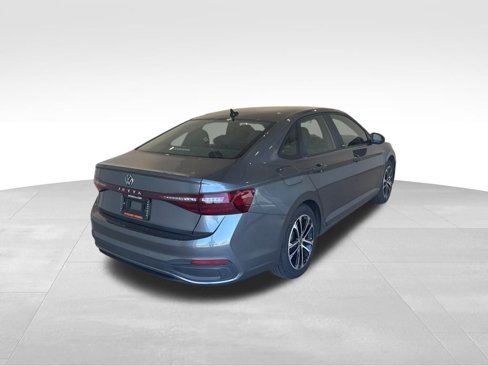Used 2025 Volkswagen Jetta Sport image 6
