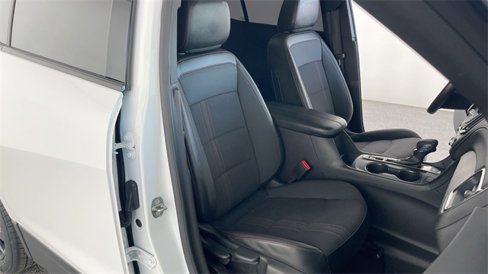 Used 2022 Chevrolet Equinox RS w/ Infotainment Package image 46