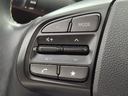 Used 2024 Hyundai Venue Limited image 25