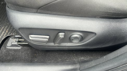 Used 2022 Toyota RAV4 SE w/ SE Grade Weather Package image 17