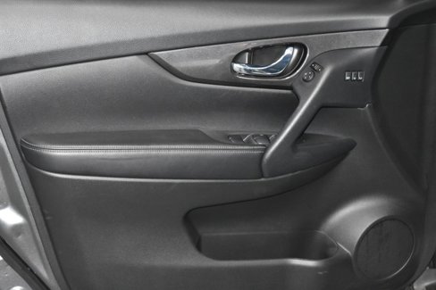 Used 2020 Nissan Rogue SV w/ Premium Package image 4