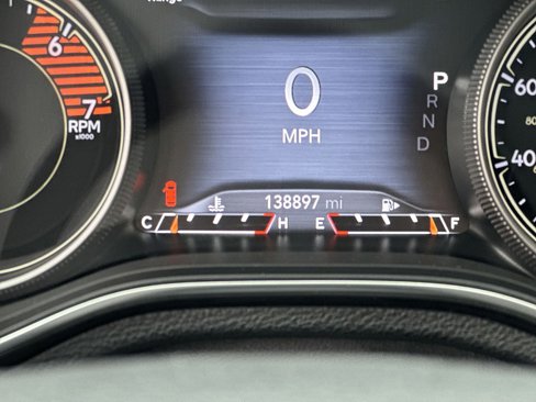 Used 2019 Jeep Cherokee Overland w/ Technology Group image 12