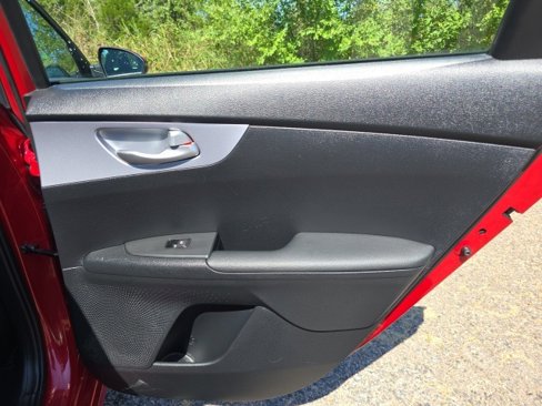 Used 2024 Kia Forte LXS w/ LXS Technology Package image 32
