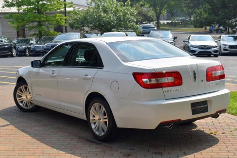 Used 2006 Lincoln Zephyr image 9