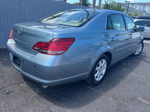Used 2008 Toyota Avalon XL image 3