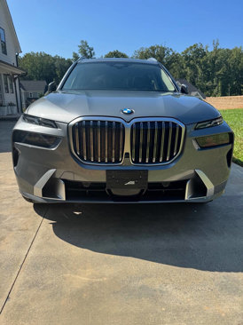 Used 2024 BMW X7 xDrive40i image 4