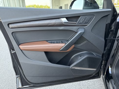 Used 2018 Audi Q5 Prestige w/ Prestige Package image 16