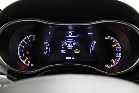 Used 2019 Jeep Grand Cherokee Laredo image 13