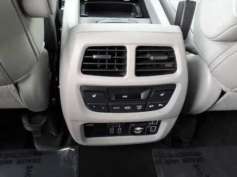 Used 2020 Honda Pilot Elite image 22
