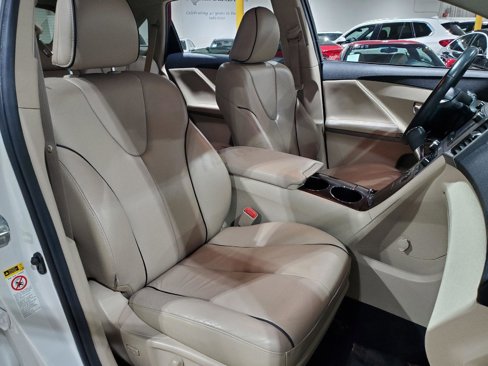 Used 2013 Toyota Venza XLE image 13