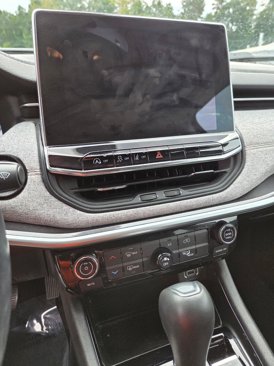 Used 2022 Jeep Compass Latitude w/ Sun and Sound Group image 14