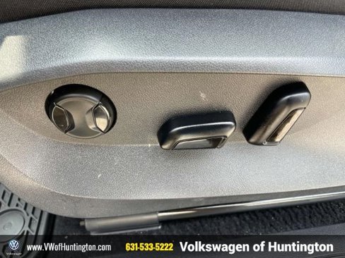 Certified 2022 Volkswagen Tiguan SE w/ Panoramic Sunroof Package image 12