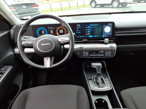 Used 2024 Hyundai Kona SEL image 13