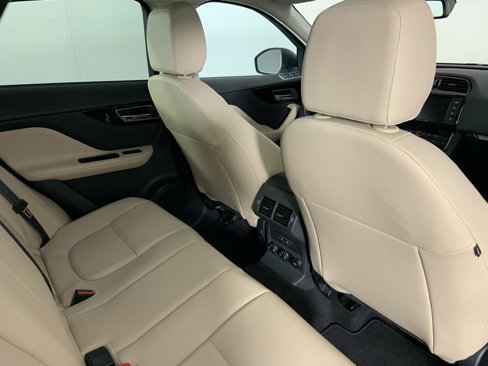 Used 2017 Jaguar F-PACE Premium image 26