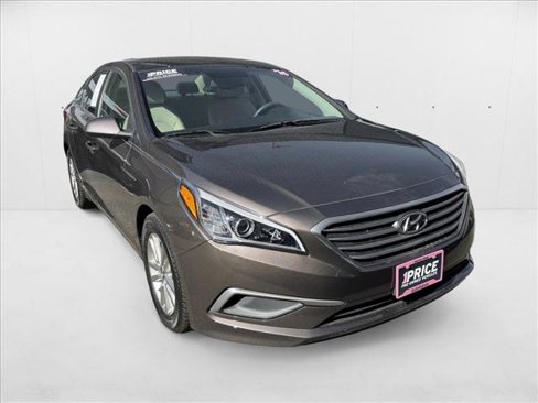 Used 2016 Hyundai Sonata SE image 3