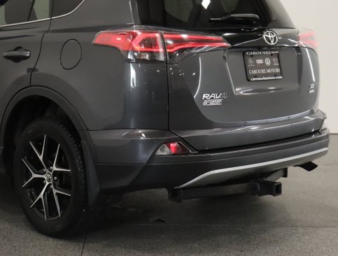 Used 2017 Toyota RAV4 SE image 10