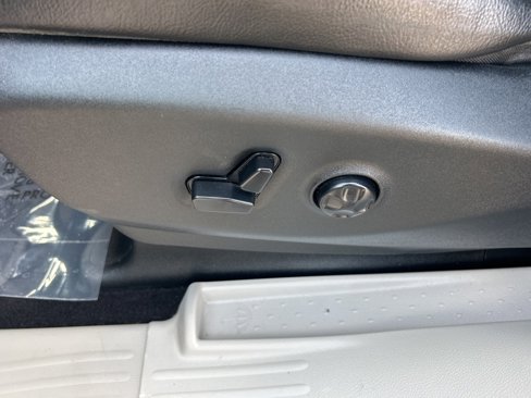 Used 2017 Chrysler Pacifica Touring-L image 20
