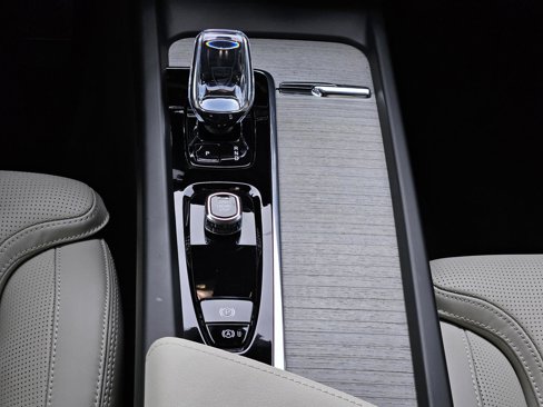 New 2025 Volvo V60 B5 Cross Country Ultra w/ Protection Package Premier image 30