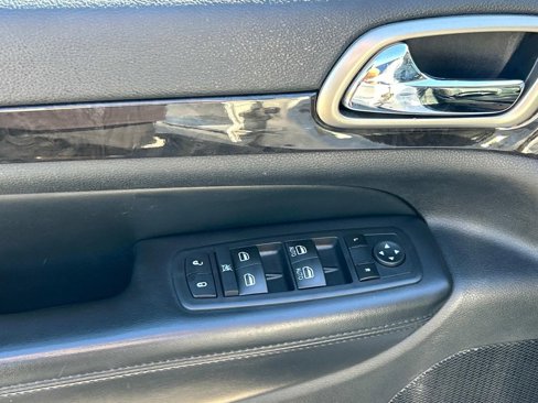 Used 2013 Jeep Grand Cherokee Laredo image 19