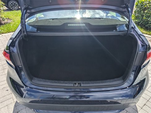 Used 2021 Toyota Corolla LE image 10