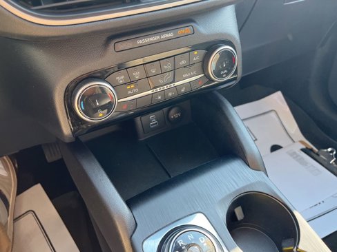 Used 2022 Ford Escape SE w/ Convenience Package image 19