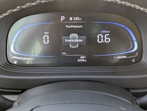 Used 2024 Hyundai Venue Limited image 17